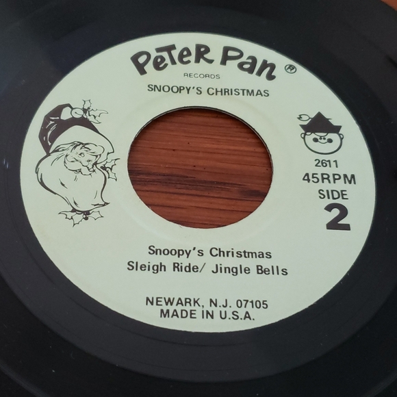 Snoopy's Christmas 45 record - Picture 6 of 8